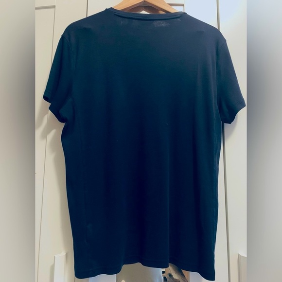 Men’s Calvin Klein V-neck Liquid touch shirt - Picture 5 of 5